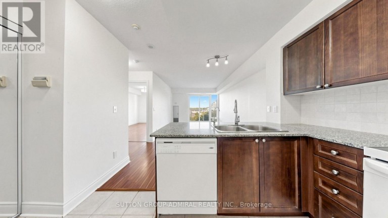 806 - 7 NORTH PARK ROAD, Vaughan (Beverley Glen), Ontario, L4J0C9