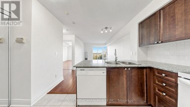 806 - 7 NORTH PARK ROAD Vaughan (Beverley Glen) Ontario photo 1