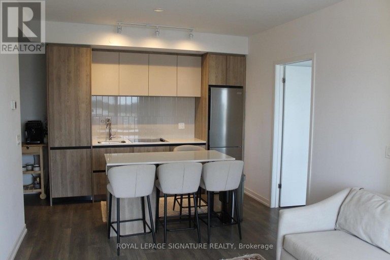 C701 - 8 BEVERLEY GLEN BOULEVARD, Vaughan (Beverley Glen), Ontario, L4J0L5