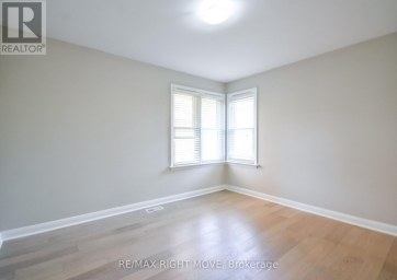 10 LETITIA STREET Barrie (Sunnidale) Ontario photo 15