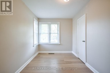 10 LETITIA STREET Barrie (Sunnidale) Ontario photo 17