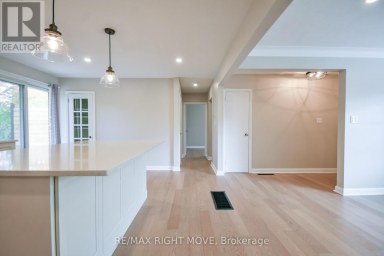 10 LETITIA STREET Barrie (Sunnidale) Ontario photo 2