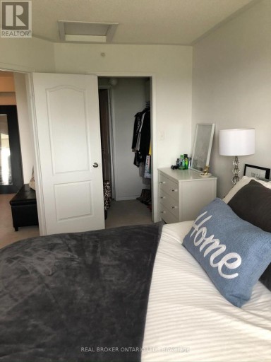 37 - 51 HAYS BOULEVARD, Oakville (RO River Oaks), Ontario, L6H0J1