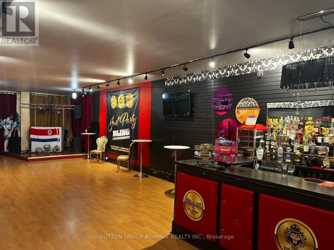 4515 QUEEN STREET, Niagara Falls (Downtown), Ontario, L2E2L4