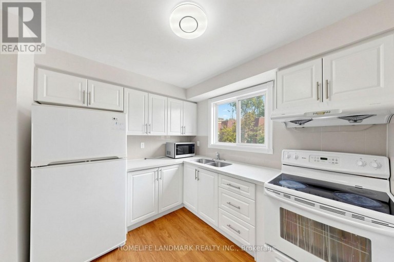 8 RUSTY CREST WAY, Toronto (Don Valley Village), Ontario, M2J2Y4