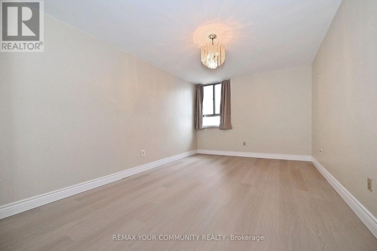 2602 - 5 MASSEY SQUARE, Toronto (Crescent Town), Ontario, M4C5L6