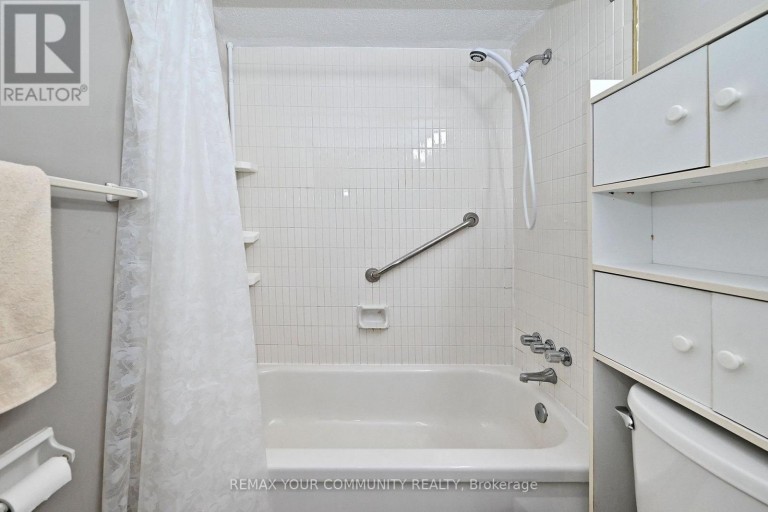 2602 - 5 MASSEY SQUARE, Toronto (Crescent Town), Ontario, M4C5L6