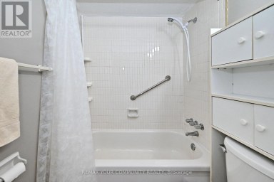 2602 - 5 MASSEY SQUARE Toronto (Crescent Town) Ontario photo 18