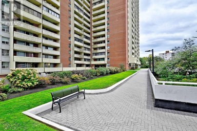 2602 - 5 MASSEY SQUARE Toronto (Crescent Town) Ontario photo 2