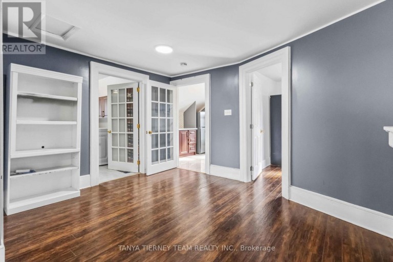 UPPER - 168 CENTRE STREET S, Oshawa (Central), Ontario, L1H4A6
