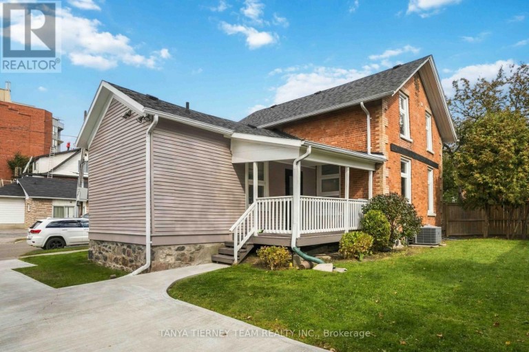 UPPER - 168 CENTRE STREET S, Oshawa (Central), Ontario, L1H4A6