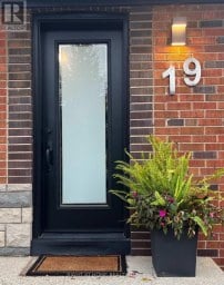 19 FLEMPTON CRESCENT Toronto (Ionview) Ontario photo 1