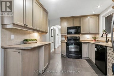 19 FLEMPTON CRESCENT Toronto (Ionview) Ontario photo 14