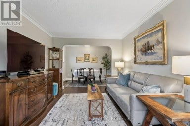 19 FLEMPTON CRESCENT Toronto (Ionview) Ontario photo 7