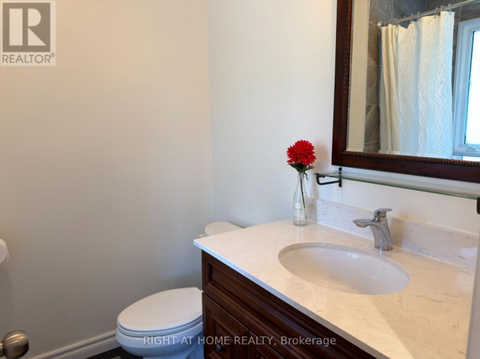 107 MELROSE AVENUE, Toronto (Lawrence Park North), Ontario, M5M1Y8