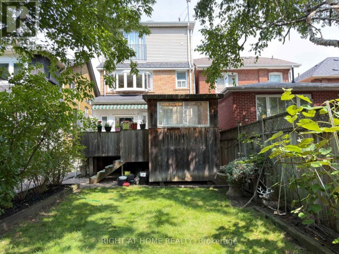 107 MELROSE AVENUE, Toronto (Lawrence Park North), Ontario, M5M1Y8