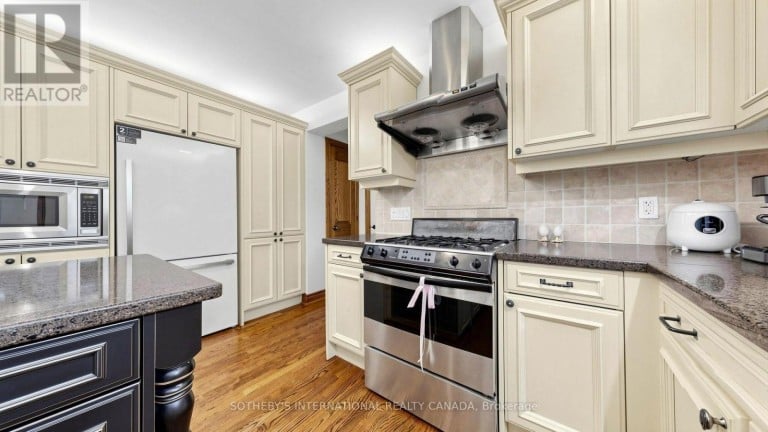 54 PLYMBRIDGE ROAD, Toronto (Bridle Path-Sunnybrook-York Mills), Ontario, M2P1A3