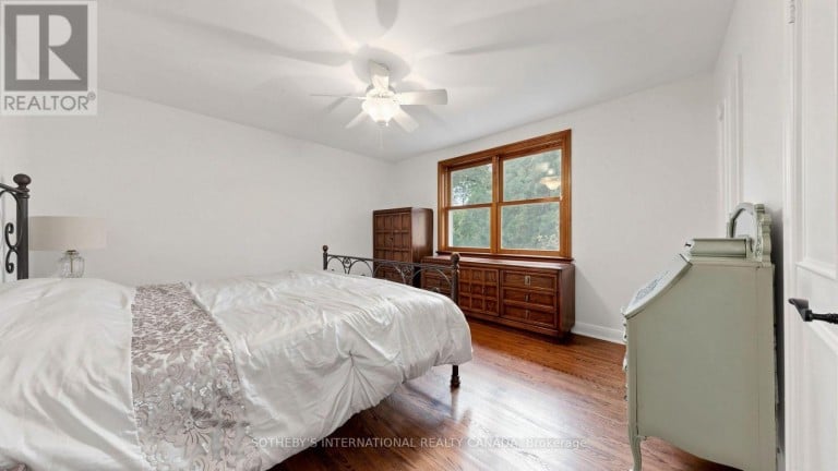 54 PLYMBRIDGE ROAD, Toronto (Bridle Path-Sunnybrook-York Mills), Ontario, M2P1A3