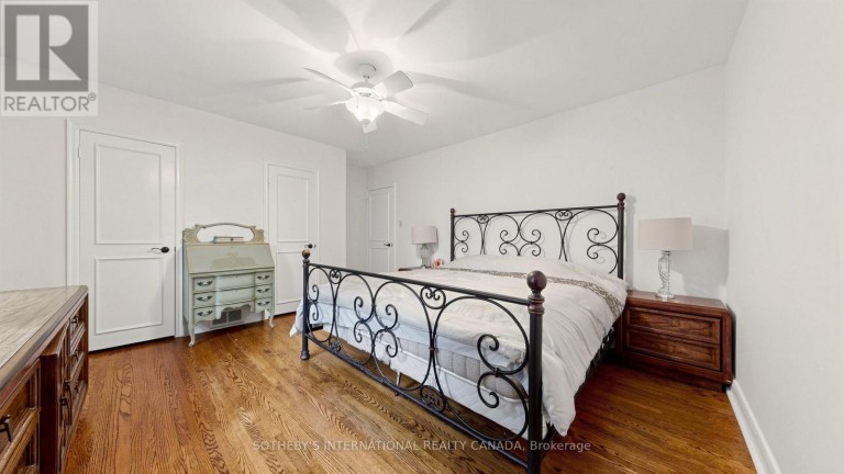 54 PLYMBRIDGE ROAD, Toronto (Bridle Path-Sunnybrook-York Mills), Ontario, M2P1A3