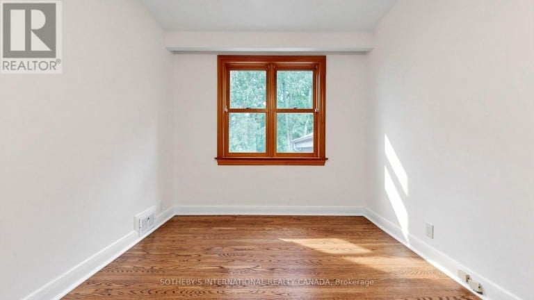 54 PLYMBRIDGE ROAD, Toronto (Bridle Path-Sunnybrook-York Mills), Ontario, M2P1A3