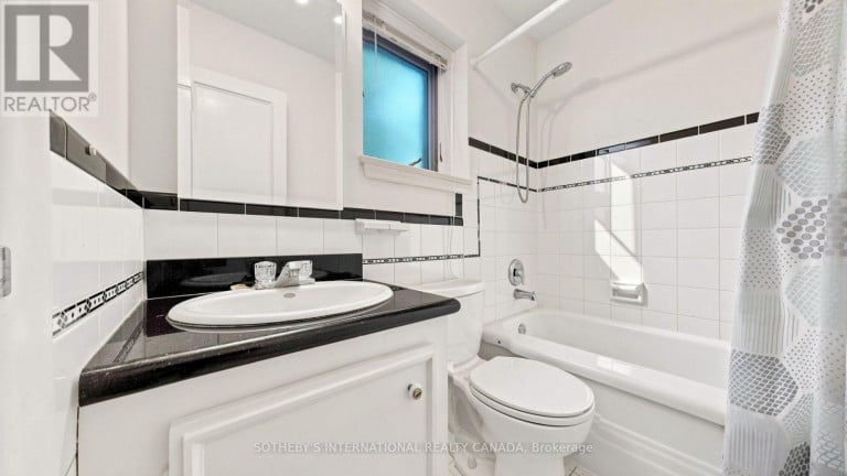 54 PLYMBRIDGE ROAD, Toronto (Bridle Path-Sunnybrook-York Mills), Ontario, M2P1A3