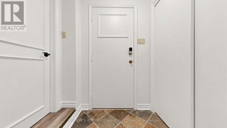 54 PLYMBRIDGE ROAD, Toronto (Bridle Path-Sunnybrook-York Mills), Ontario, M2P1A3