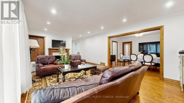 54 PLYMBRIDGE ROAD, Toronto (Bridle Path-Sunnybrook-York Mills), Ontario, M2P1A3