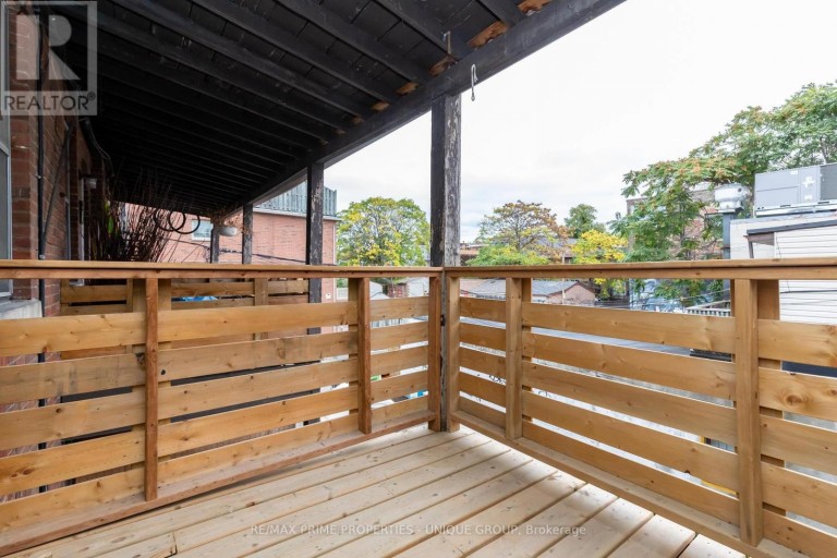 2 - 365 CLINTON STREET, Toronto (Annex), Ontario, N8X1A7