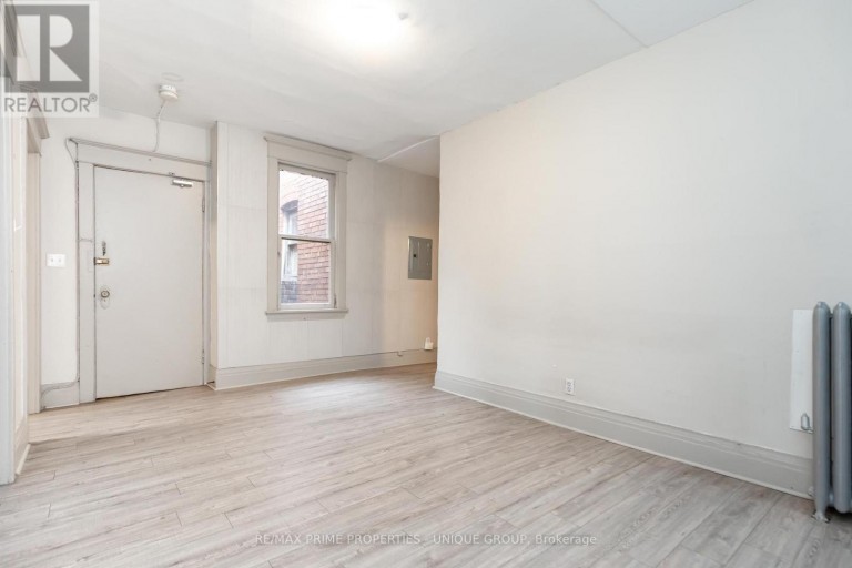 2 - 365 CLINTON STREET, Toronto (Annex), Ontario, N8X1A7