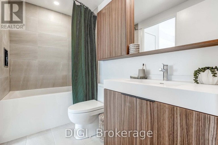 Q702 - 120 ONTARIO STREET, Toronto (Moss Park), Ontario, M5A1C4
