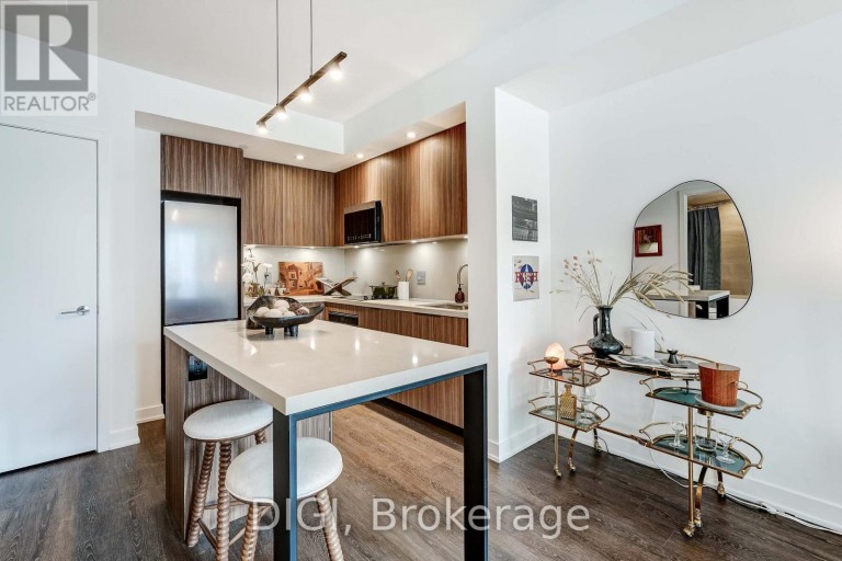 Q702 - 120 ONTARIO STREET, Toronto (Moss Park), Ontario, M5A1C4