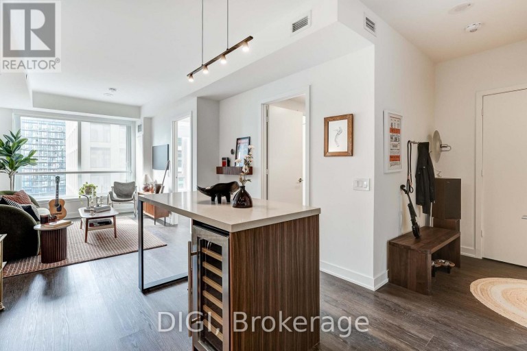 Q702 - 120 ONTARIO STREET, Toronto (Moss Park), Ontario, M5A1C4