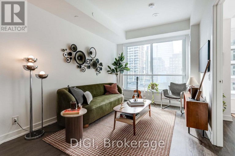Q702 - 120 ONTARIO STREET, Toronto (Moss Park), Ontario, M5A1C4