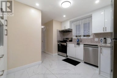 19 TREVERTON DRIVE Toronto (Kennedy Park) Ontario photo 2