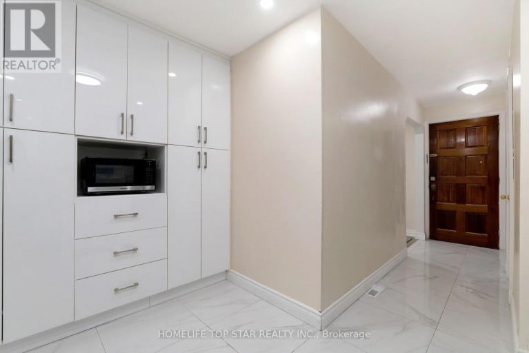 19 TREVERTON DRIVE, Toronto (Kennedy Park), Ontario, M1K3S5
