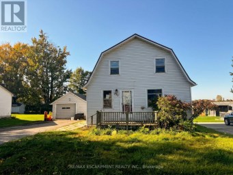 233 TALBOT STREET Norfolk (Courtland) Ontario photo 1