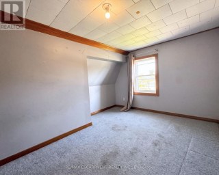 233 TALBOT STREET Norfolk (Courtland) Ontario photo 12