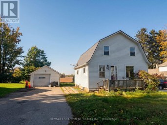233 TALBOT STREET Norfolk (Courtland) Ontario photo 2