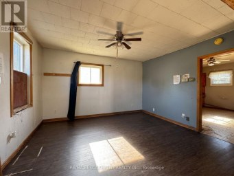 233 TALBOT STREET Norfolk (Courtland) Ontario photo 5