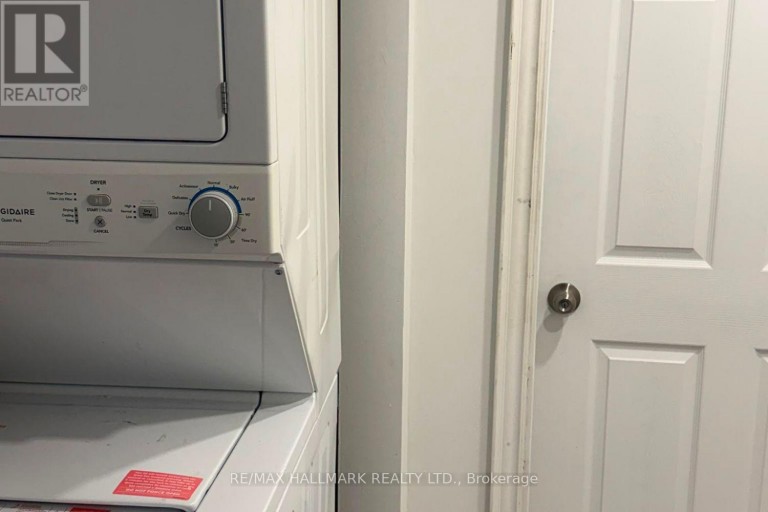 #A (LOWER) - 504 BRISTOL ROAD, Newmarket (Bristol-London), Ontario, L3Y6P8
