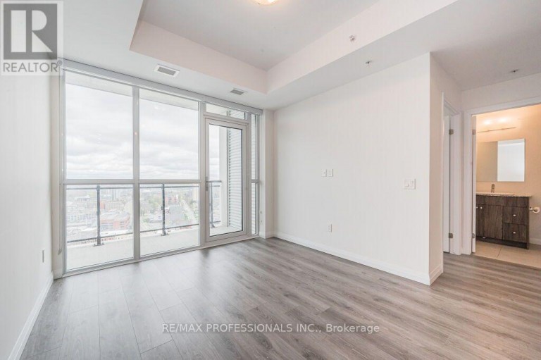 2504 - 60 CHARLES STREET W, Kitchener, Ontario, N2G0C9
