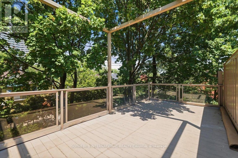 UPPER UNIT - 33 ROSE AVENUE, Toronto (Cabbagetown-South St. James Town), Ontario, M4X1N7