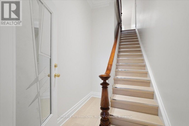 UPPER UNIT - 33 ROSE AVENUE, Toronto (Cabbagetown-South St. James Town), Ontario, M4X1N7