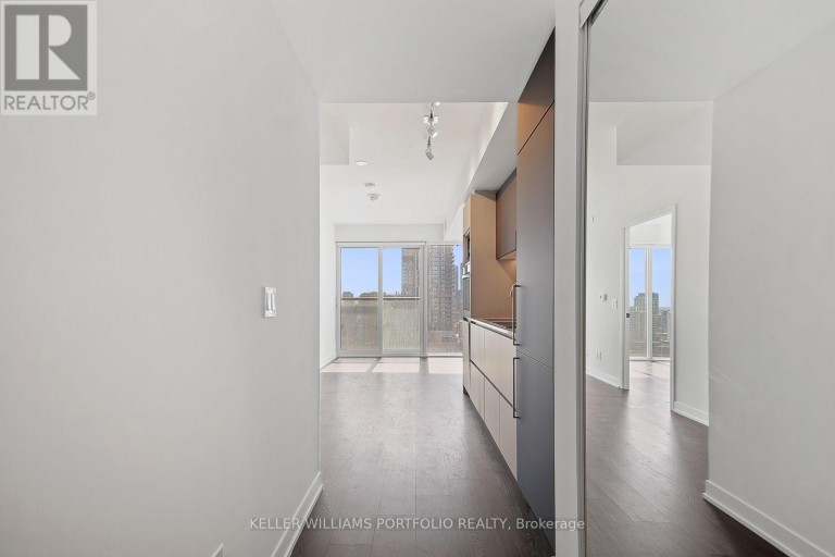 1816 - 319 JARVIS STREET, Toronto (Moss Park), Ontario, M5B2C2