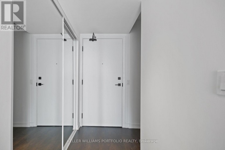 1816 - 319 JARVIS STREET, Toronto (Moss Park), Ontario, M5B2C2