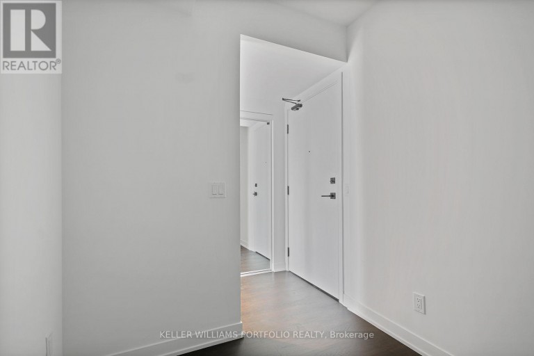 1816 - 319 JARVIS STREET, Toronto (Moss Park), Ontario, M5B2C2