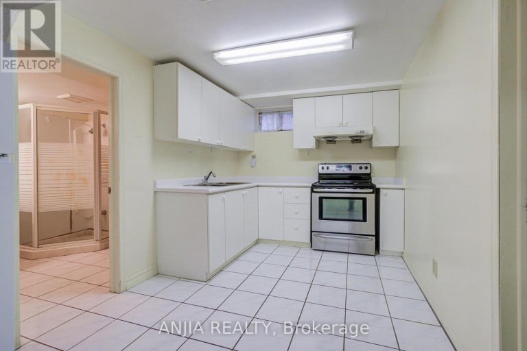 3 MOSSBROOK CRESCENT, Toronto (Steeles), Ontario, M1W2W8