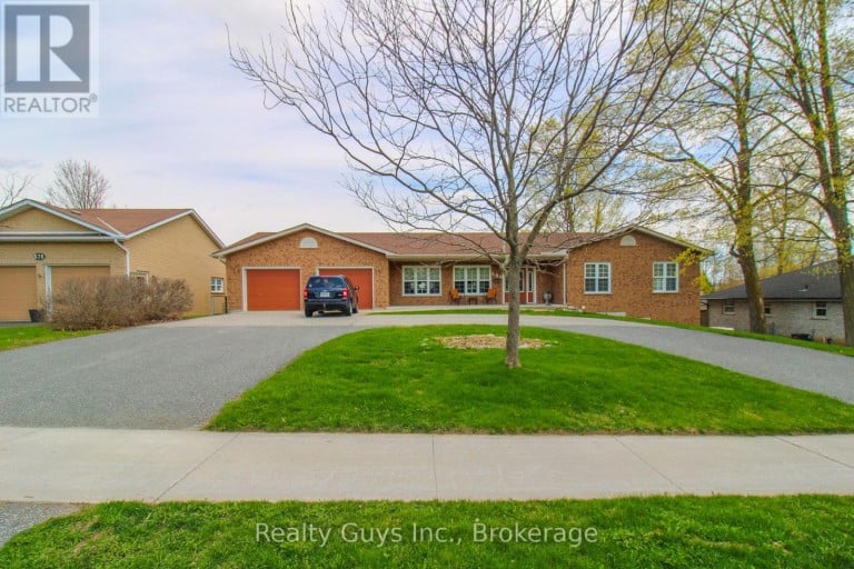 668 BREALEY DRIVE, Peterborough (Otonabee Ward 1), Ontario, K9K2M7