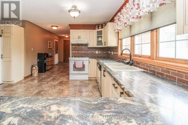 668 BREALEY DRIVE Peterborough (Otonabee Ward 1) Ontario photo 13