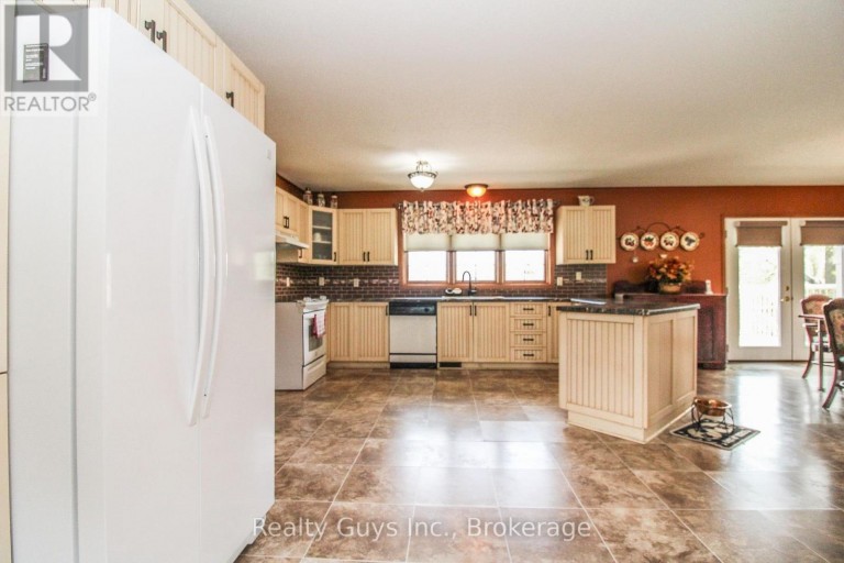 668 BREALEY DRIVE, Peterborough (Otonabee Ward 1), Ontario, K9K2M7
